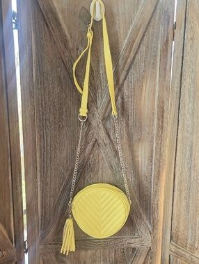 Realer Quilted Round Crossbody Bag with Tassel